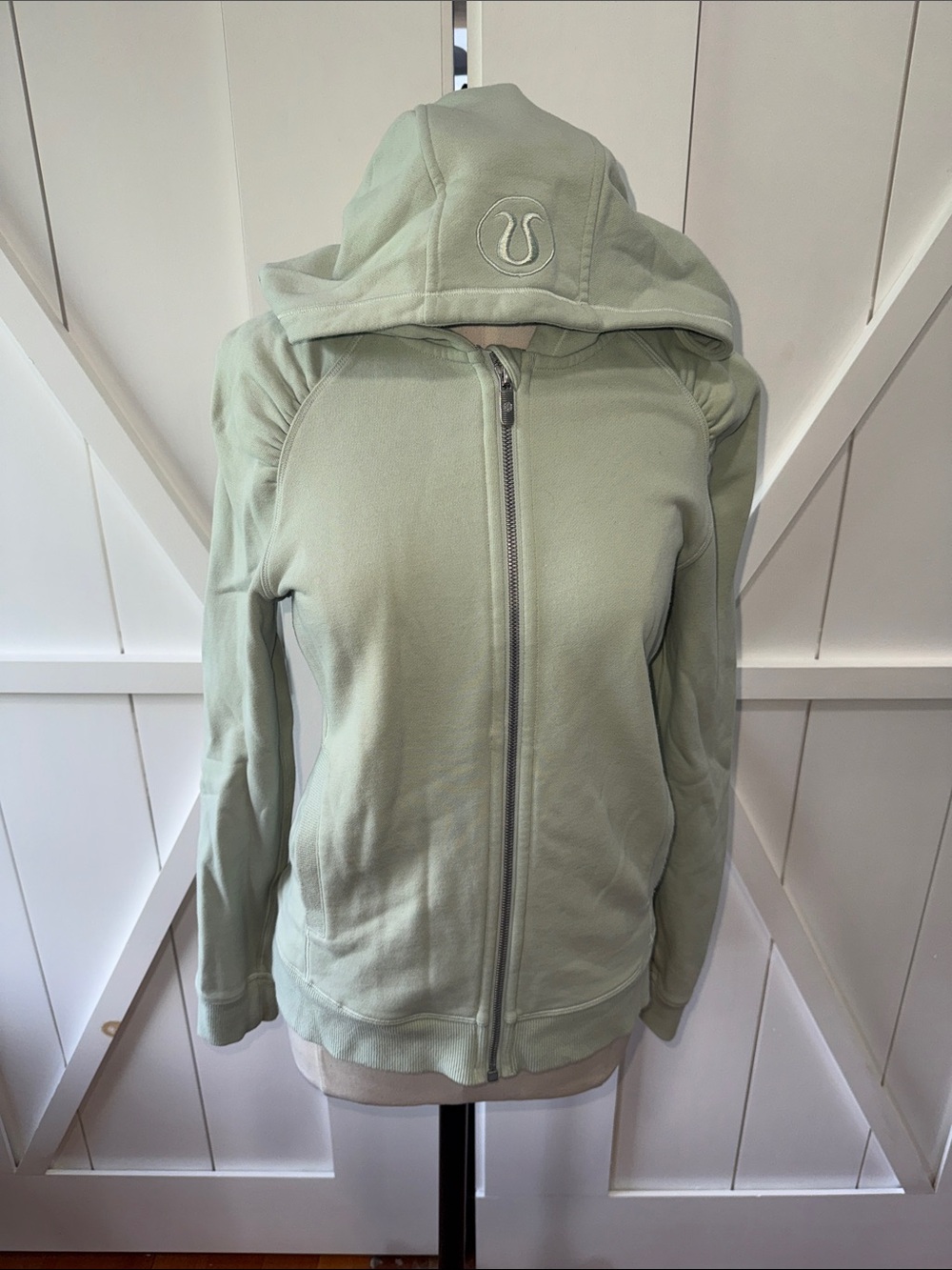 lululemon light sage green zip-up hooded bomber jacket